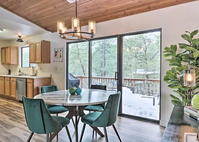 ~ 8 Mi To State Park & Trails: Mountain Holiday home *