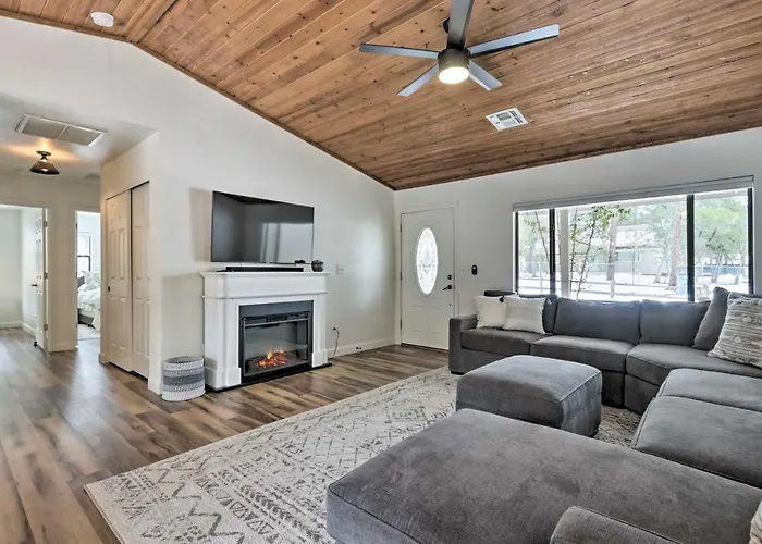 Holiday home ~ 8 Mi To State Park & Trails: Mountain Pine