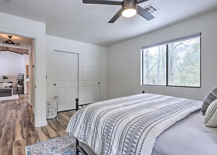 Holiday home ~ 8 Mi To State Park & Trails: Mountain *